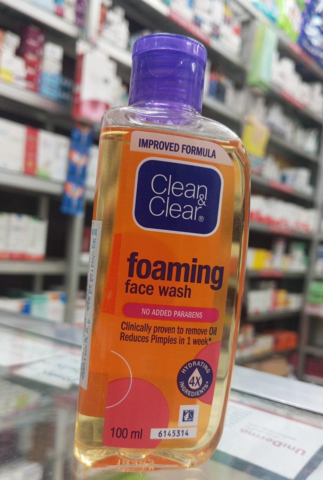 Clean & Clear Foaming Face Wash 100ml